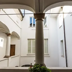 Lo Specchio Apartment Parma
